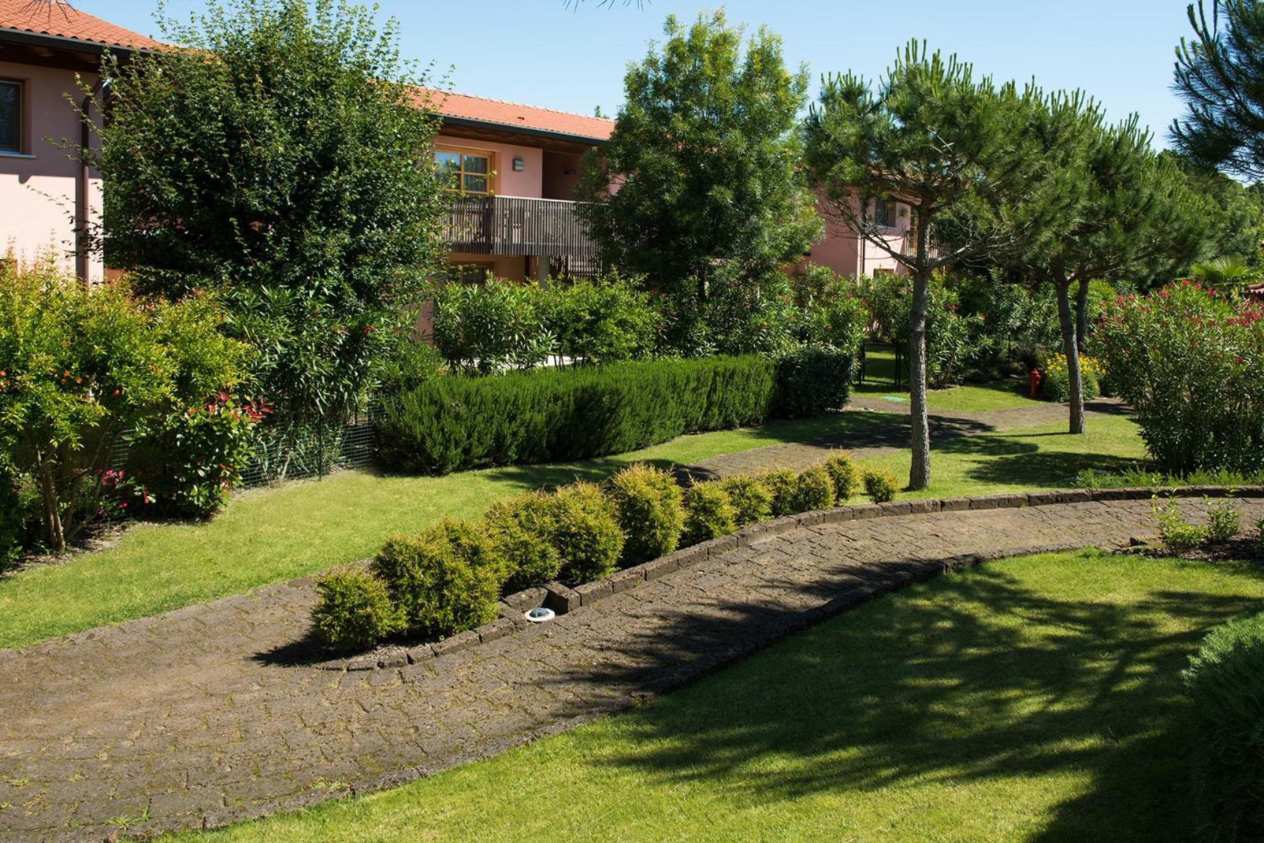 Green Village Eco Resort Линяно Сабиадоро Екстериор снимка