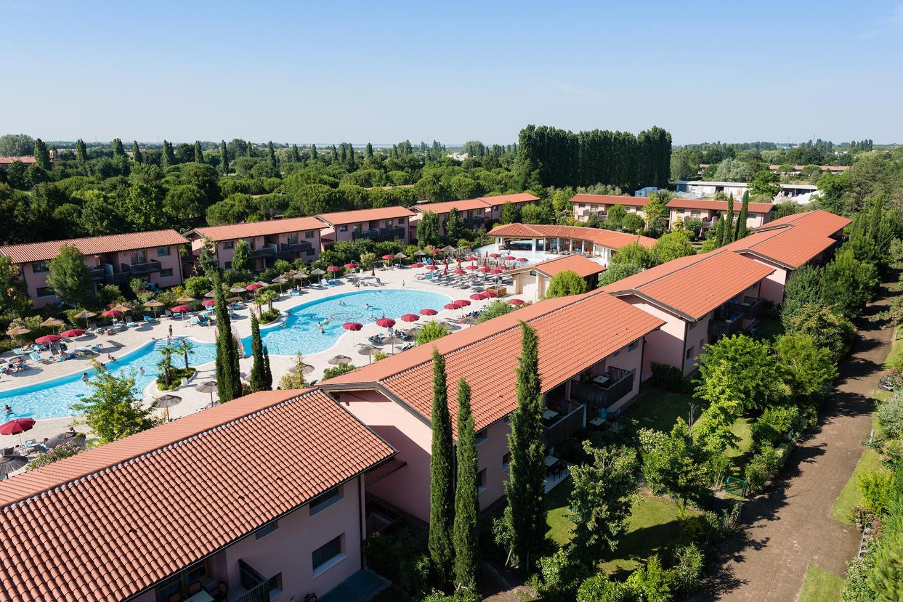 Green Village Eco Resort Линяно Сабиадоро Екстериор снимка